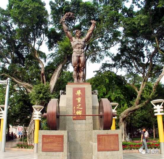 姚志强主办的《凯旋》城市雕塑作品